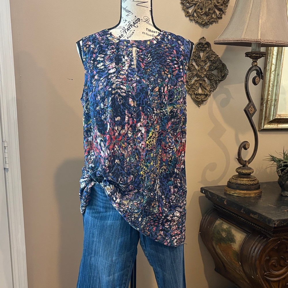 CABI, Colorful Sleeveless key hole with back button  blouse sz M
